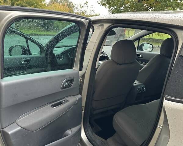 Серый Пежо 3008, объемом двигателя 2 л и пробегом 247 тыс. км за 9950 $, фото 15 на Automoto.ua