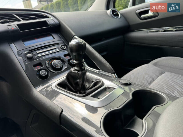 Сірий Пежо 3008, об'ємом двигуна 1.6 л та пробігом 221 тис. км за 8599 $, фото 25 на Automoto.ua