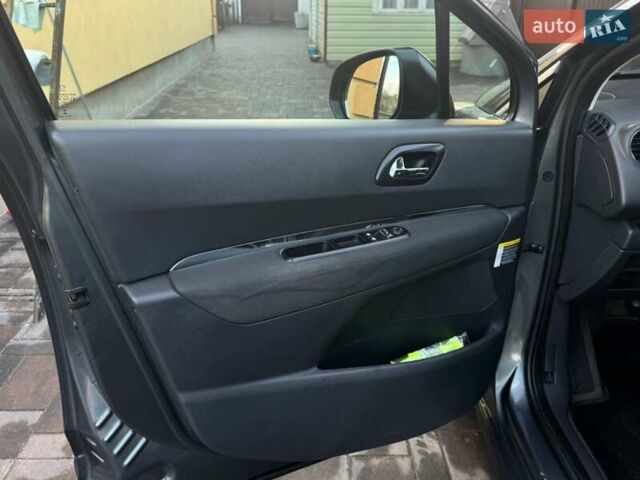 Серый Пежо 3008, объемом двигателя 1.56 л и пробегом 227 тыс. км за 9500 $, фото 12 на Automoto.ua