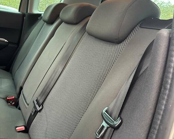 Серый Пежо 3008, объемом двигателя 2 л и пробегом 247 тыс. км за 9950 $, фото 12 на Automoto.ua