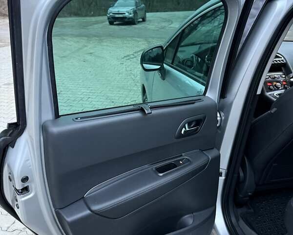 Сірий Пежо 3008, об'ємом двигуна 1.6 л та пробігом 195 тис. км за 10699 $, фото 32 на Automoto.ua