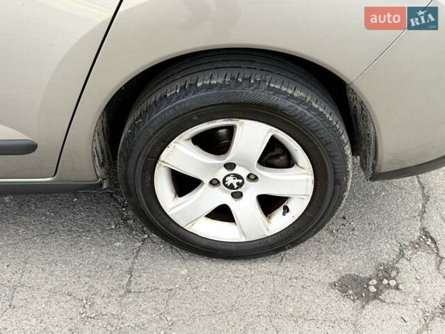 Сірий Пежо 3008, об'ємом двигуна 1.56 л та пробігом 332 тис. км за 8800 $, фото 14 на Automoto.ua