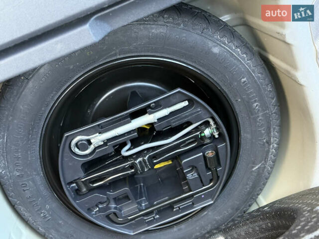 Пежо 3008 2014 в Стрые на Automoto.ua Серый Пежо 3008, объемом двигателя 1.6 л и пробегом 235 тыс. км за 10350 $, фото 68 на Automoto.ua