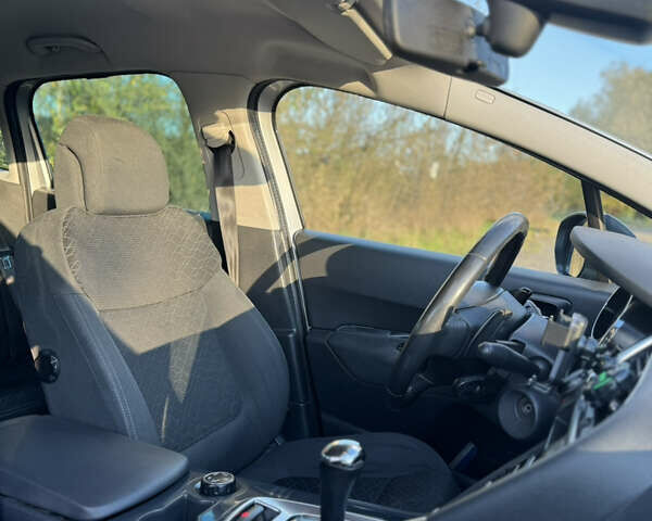 Пежо 3008 2014 в Львове на Automoto.ua Серый Пежо 3008, объемом двигателя 1.6 л и пробегом 290 тыс. км за 9900 $, фото 5 на Automoto.ua