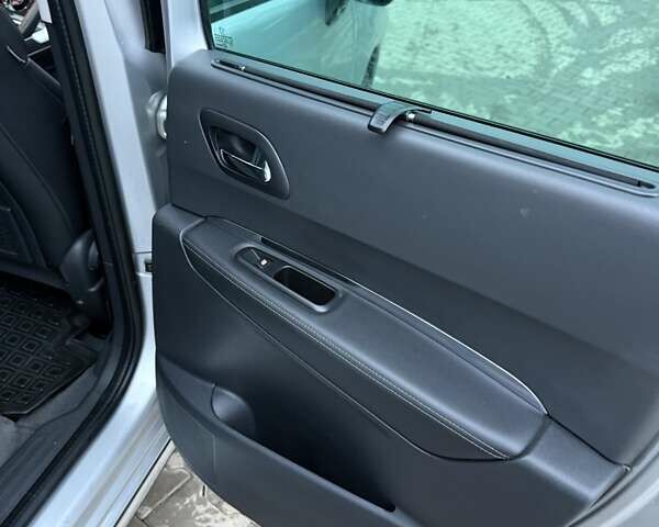 Сірий Пежо 3008, об'ємом двигуна 1.6 л та пробігом 195 тис. км за 10699 $, фото 42 на Automoto.ua