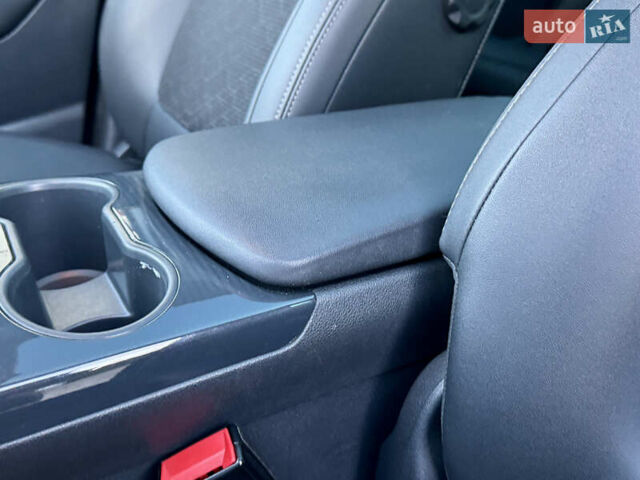 Пежо 3008 2014 у Самборе на Automoto.ua Сірий Пежо 3008, об'ємом двигуна 1.6 л та пробігом 137 тис. км за 10999 $, фото 40 на Automoto.ua