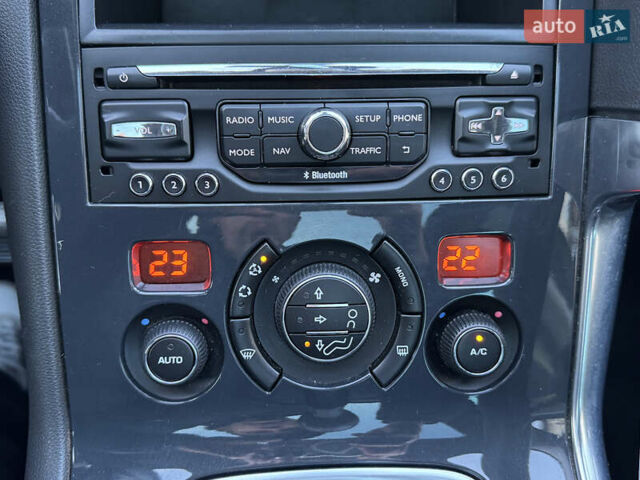 Пежо 3008 2014 у Самборе на Automoto.ua Сірий Пежо 3008, об'ємом двигуна 1.6 л та пробігом 137 тис. км за 10999 $, фото 80 на Automoto.ua