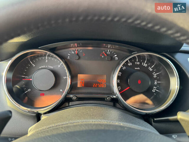 Серый Пежо 3008, объемом двигателя 1.6 л и пробегом 229 тыс. км за 11699 $, фото 16 на Automoto.ua