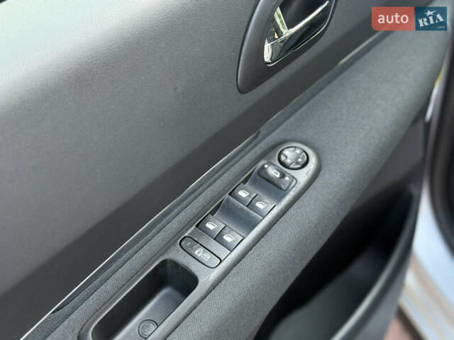 Пежо 3008 2014 в Стрые на Automoto.ua Серый Пежо 3008, объемом двигателя 1.6 л и пробегом 235 тыс. км за 10350 $, фото 35 на Automoto.ua