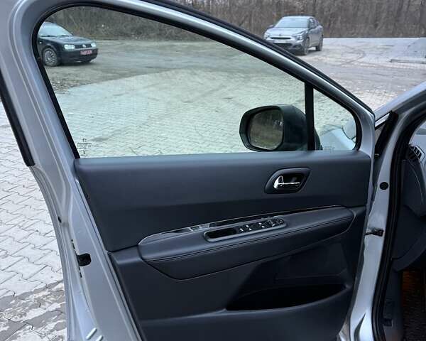 Сірий Пежо 3008, об'ємом двигуна 1.6 л та пробігом 195 тис. км за 10699 $, фото 18 на Automoto.ua