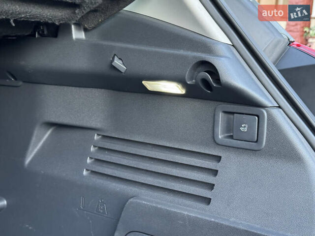 Пежо 3008 2014 у Самборе на Automoto.ua Сірий Пежо 3008, об'ємом двигуна 1.6 л та пробігом 137 тис. км за 10999 $, фото 89 на Automoto.ua