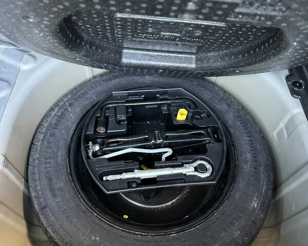 Пежо 3008 2014 в Львове на Automoto.ua Серый Пежо 3008, объемом двигателя 1.6 л и пробегом 290 тыс. км за 9900 $, фото 16 на Automoto.ua