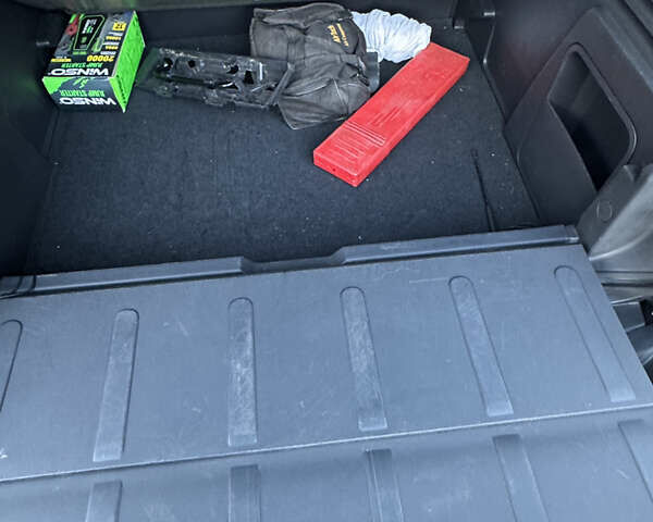 Пежо 3008 2014 у Самборе на Automoto.ua Сірий Пежо 3008, об'ємом двигуна 1.6 л та пробігом 137 тис. км за 10999 $, фото 88 на Automoto.ua