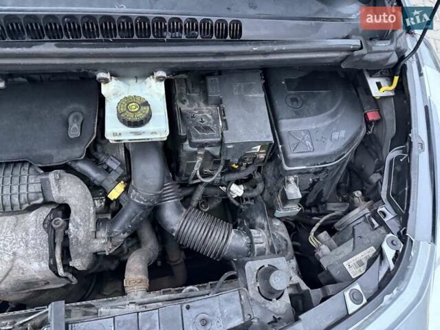 Сірий Пежо 3008, об'ємом двигуна 1.6 л та пробігом 195 тис. км за 10699 $, фото 50 на Automoto.ua