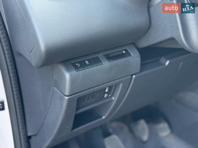 Пежо 3008 2014 в Стрые на Automoto.ua Серый Пежо 3008, объемом двигателя 1.6 л и пробегом 235 тыс. км за 10350 $, фото 37 на Automoto.ua