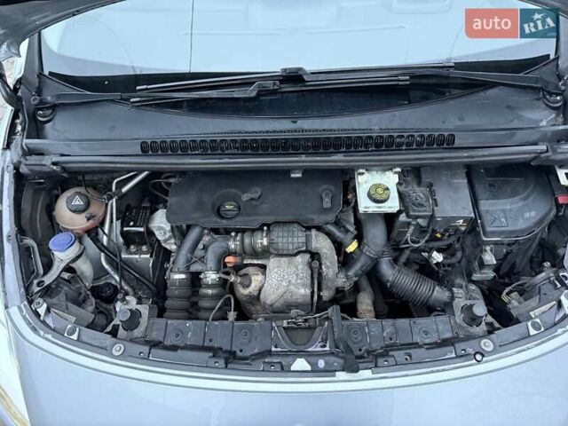 Сірий Пежо 3008, об'ємом двигуна 1.6 л та пробігом 195 тис. км за 10699 $, фото 48 на Automoto.ua