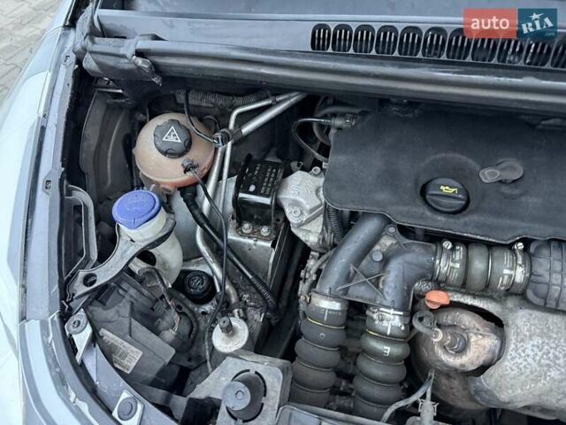 Сірий Пежо 3008, об'ємом двигуна 1.6 л та пробігом 195 тис. км за 10699 $, фото 49 на Automoto.ua