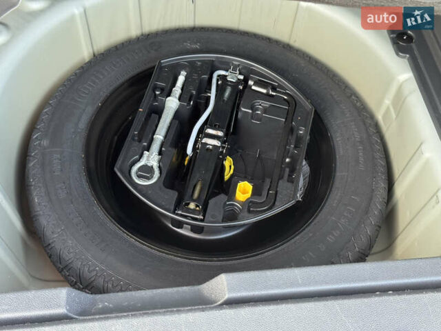 Серый Пежо 3008, объемом двигателя 1.6 л и пробегом 229 тыс. км за 11699 $, фото 34 на Automoto.ua