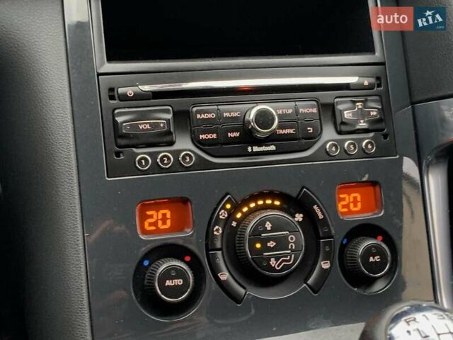 Серый Пежо 3008, объемом двигателя 1.6 л и пробегом 192 тыс. км за 10955 $, фото 50 на Automoto.ua