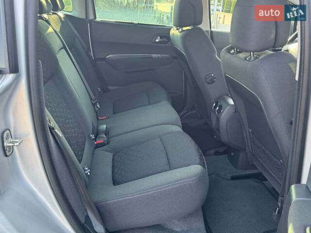 Серый Пежо 3008, объемом двигателя 1.6 л и пробегом 229 тыс. км за 11699 $, фото 27 на Automoto.ua