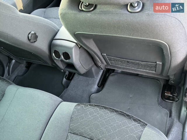 Серый Пежо 3008, объемом двигателя 1.6 л и пробегом 229 тыс. км за 11699 $, фото 28 на Automoto.ua