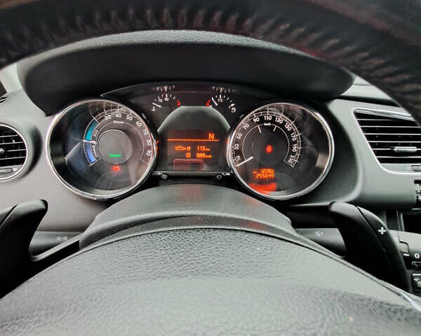 Серый Пежо 3008, объемом двигателя 2 л и пробегом 255 тыс. км за 9500 $, фото 11 на Automoto.ua