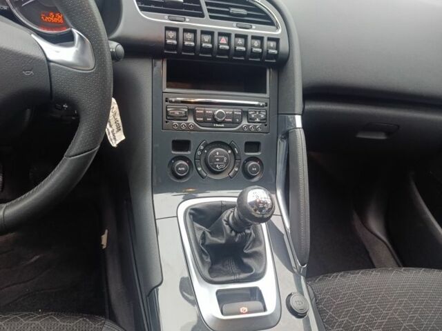 Серый Пежо 3008, объемом двигателя 2 л и пробегом 205 тыс. км за 12050 $, фото 4 на Automoto.ua