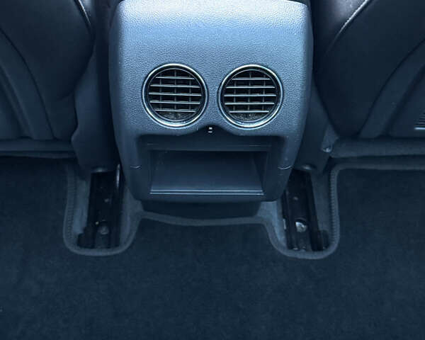 Пежо 3008 2014 у Самборе на Automoto.ua Сірий Пежо 3008, об'ємом двигуна 1.6 л та пробігом 137 тис. км за 10999 $, фото 51 на Automoto.ua