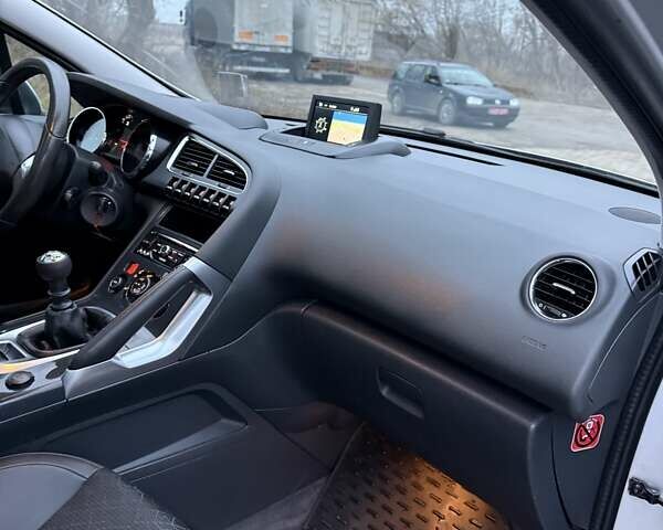 Сірий Пежо 3008, об'ємом двигуна 1.6 л та пробігом 195 тис. км за 10699 $, фото 47 на Automoto.ua