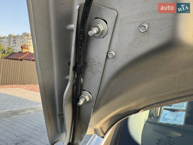 Серый Пежо 3008, объемом двигателя 1.6 л и пробегом 229 тыс. км за 11699 $, фото 37 на Automoto.ua