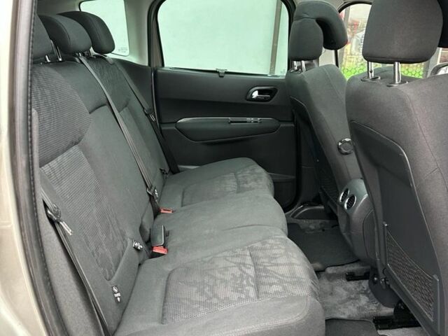 Серый Пежо 3008, объемом двигателя 1.6 л и пробегом 208 тыс. км за 9750 $, фото 5 на Automoto.ua