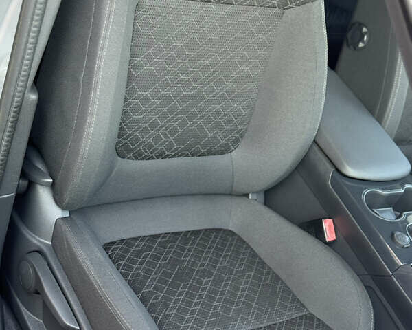 Сірий Пежо 3008, об'ємом двигуна 1.6 л та пробігом 235 тис. км за 10333 $, фото 60 на Automoto.ua