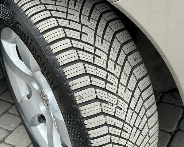 Серый Пежо 3008, объемом двигателя 1.6 л и пробегом 208 тыс. км за 9750 $, фото 8 на Automoto.ua