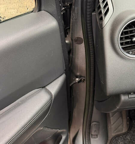 Сірий Пежо 3008, об'ємом двигуна 1.6 л та пробігом 221 тис. км за 10200 $, фото 14 на Automoto.ua