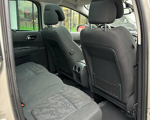 Серый Пежо 3008, объемом двигателя 1.6 л и пробегом 208 тыс. км за 9750 $, фото 29 на Automoto.ua