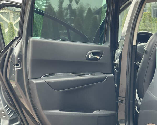 Сірий Пежо 3008, об'ємом двигуна 1.6 л та пробігом 199 тис. км за 10999 $, фото 98 на Automoto.ua