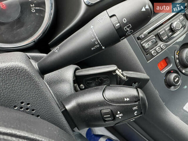 Серый Пежо 3008, объемом двигателя 1.6 л и пробегом 171 тыс. км за 14600 $, фото 58 на Automoto.ua