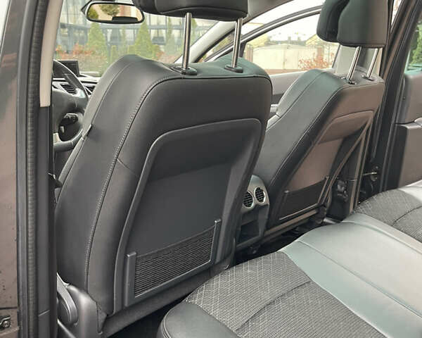 Сірий Пежо 3008, об'ємом двигуна 1.6 л та пробігом 199 тис. км за 10999 $, фото 96 на Automoto.ua