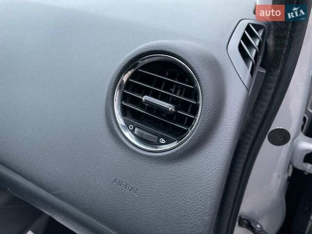 Серый Пежо 3008, объемом двигателя 1.6 л и пробегом 228 тыс. км за 12600 $, фото 44 на Automoto.ua