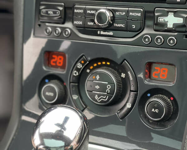 Сірий Пежо 3008, об'ємом двигуна 1.6 л та пробігом 199 тис. км за 10999 $, фото 108 на Automoto.ua