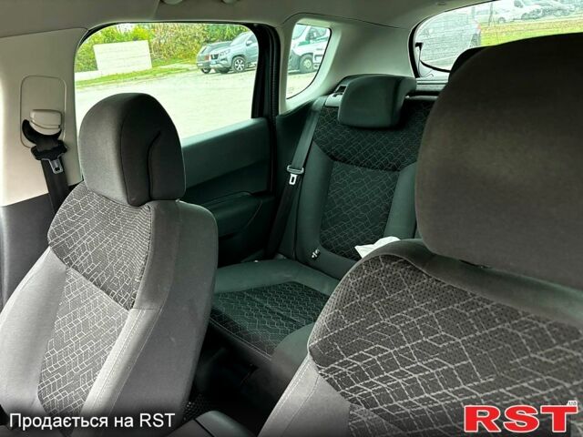 Серый Пежо 3008, объемом двигателя 1.6 л и пробегом 227 тыс. км за 12500 $, фото 2 на Automoto.ua