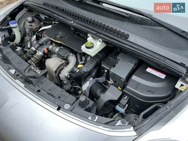 Серый Пежо 3008, объемом двигателя 1.6 л и пробегом 228 тыс. км за 12600 $, фото 52 на Automoto.ua