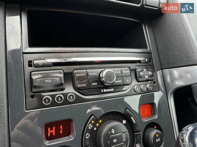 Серый Пежо 3008, объемом двигателя 1.6 л и пробегом 171 тыс. км за 14600 $, фото 54 на Automoto.ua