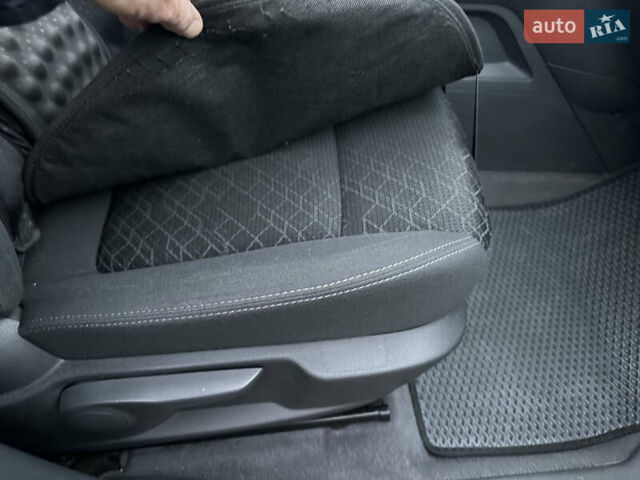 Серый Пежо 3008, объемом двигателя 1.56 л и пробегом 169 тыс. км за 13200 $, фото 19 на Automoto.ua