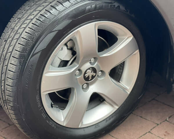 Сірий Пежо 3008, об'ємом двигуна 1.6 л та пробігом 199 тис. км за 10999 $, фото 38 на Automoto.ua