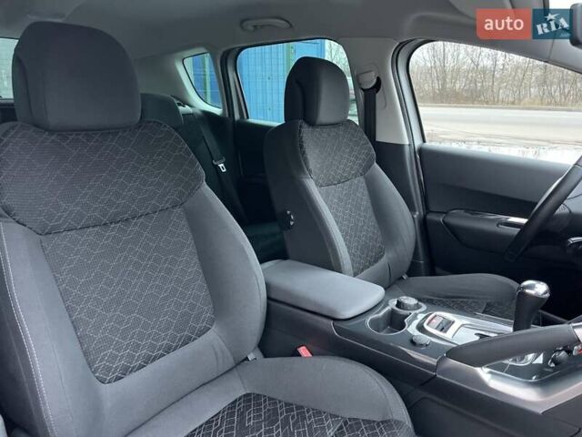 Серый Пежо 3008, объемом двигателя 1.6 л и пробегом 228 тыс. км за 12600 $, фото 41 на Automoto.ua
