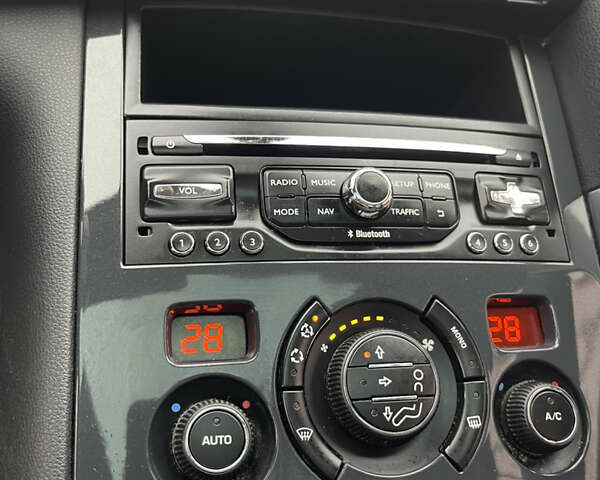 Сірий Пежо 3008, об'ємом двигуна 1.6 л та пробігом 199 тис. км за 10999 $, фото 134 на Automoto.ua