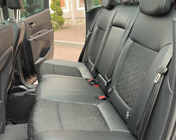 Сірий Пежо 3008, об'ємом двигуна 1.6 л та пробігом 199 тис. км за 10999 $, фото 97 на Automoto.ua