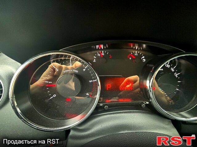 Серый Пежо 3008, объемом двигателя 1.6 л и пробегом 227 тыс. км за 12500 $, фото 5 на Automoto.ua