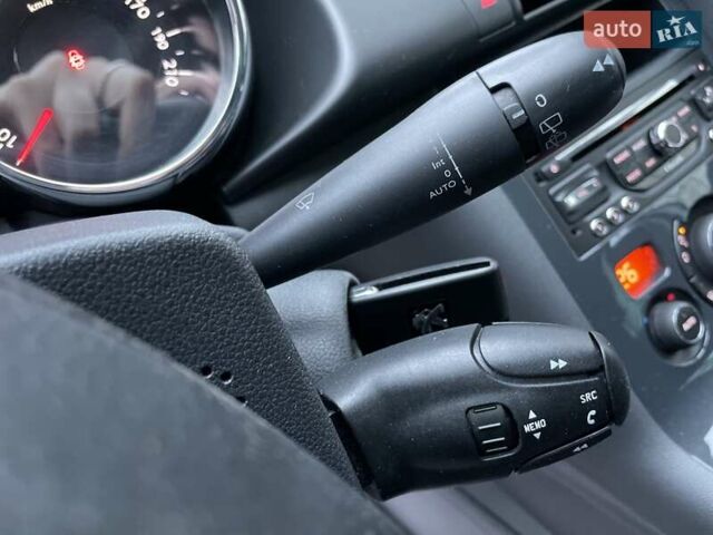 Серый Пежо 3008, объемом двигателя 1.6 л и пробегом 228 тыс. км за 12600 $, фото 18 на Automoto.ua